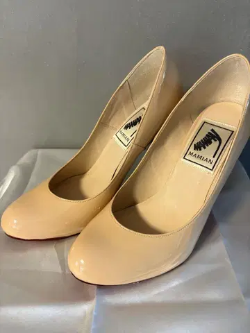 MAMIAN 베이지 에나멜 9.5cm 펌프스 결혼식 입학식 졸업식