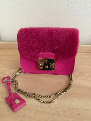 훌라 메트로폴리스 퍼