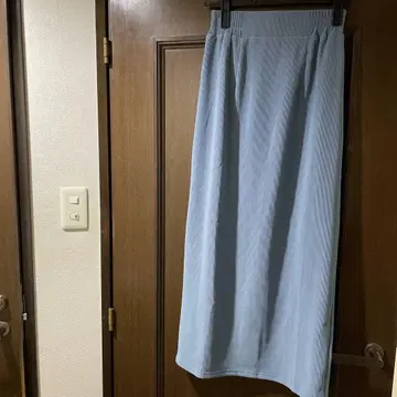 스카이블루 스트라이프 타이트 스커트