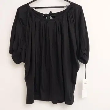 미사용 새상품 그레이스 클래스 돌먼 슬리브 T셔츠 뒷 리본