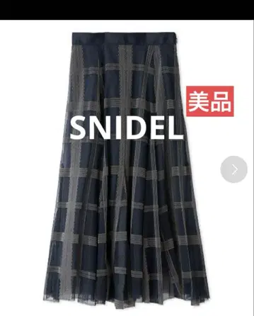 [ 새상품급 ] SNIDEL 플로키 튤 롱 스커트 네이비 0