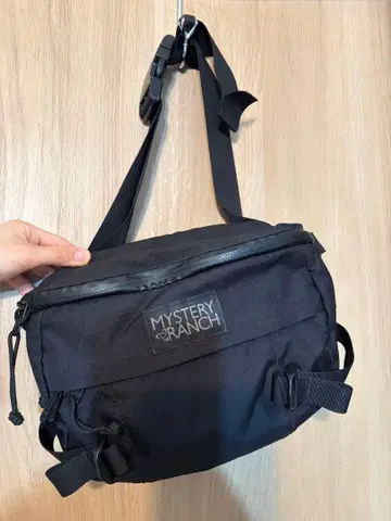 MYSTERY RANCH 블랙 바디백