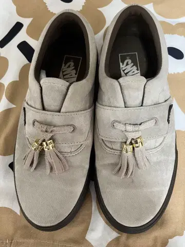 VANS 스웨이드 슬립온 태슬 그레이 24.5