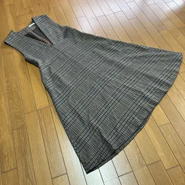 모라비토 체크 무늬 슬리브리스 롱 원피스