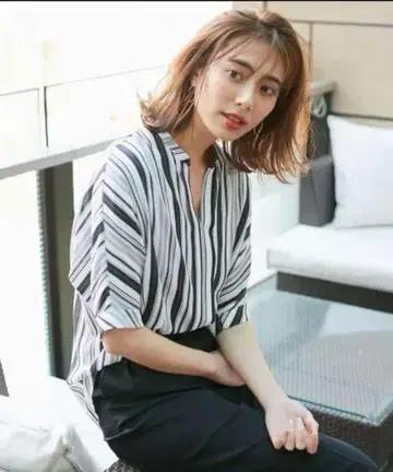새상품급 [iCB] 백 새틴 아문젠 5부 소매 블라우스