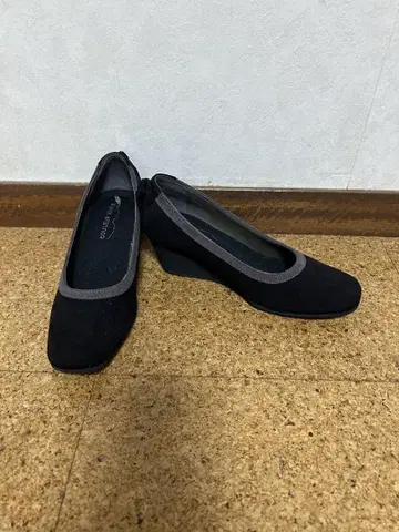 크롤 발리에 블랙 스웨이드 펌프스 22.0cm