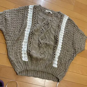 성글게 짠 레이스가 포인트인 레이어드 니트 베스트 사이즈 M