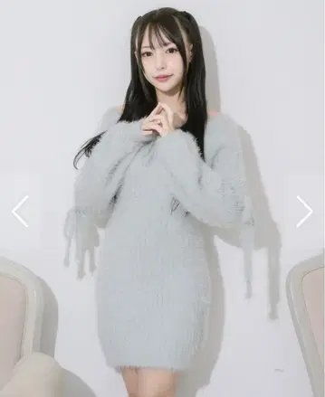 pium 리본 테이프 페더 니트 원피스 그레이