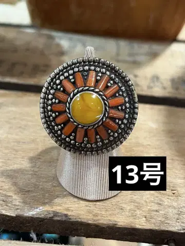 보헤미안 스타일의 원형 반지