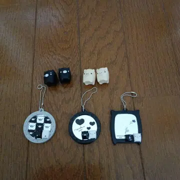 모노크로 부 공 체인, 피규어