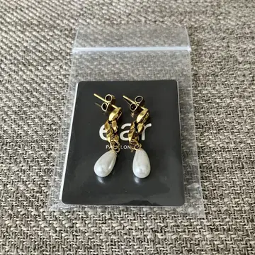 [ 새상품급 ] ear PAPILLONNER 골드 체인 드롭 펄 귀걸이