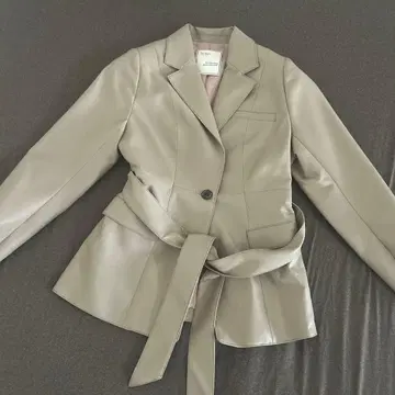 herlipto Parisienne VeganLeather Blazer