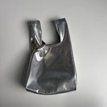 ELENDEEK 실버 메탈릭 핸들 토트백