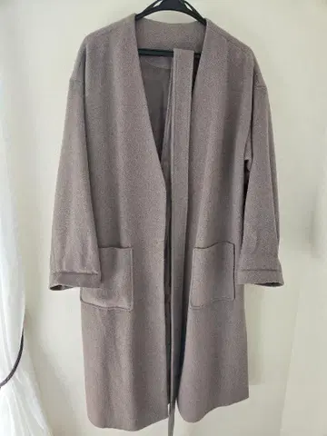 베이지 그레이 롱 코트 노카라
