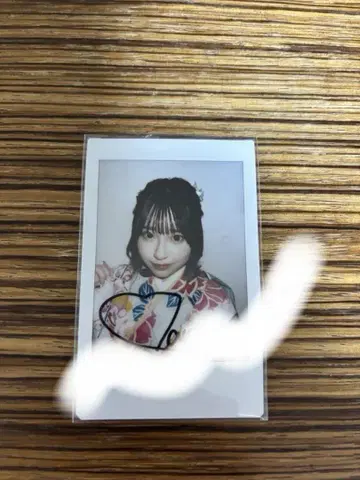 사쿠라바 하루카 후리소데 폴라로이드 사인 포함