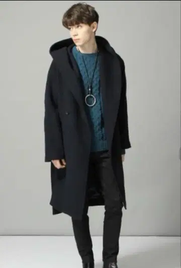 후드 부착 네이비 울 체스터 코트