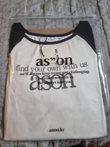 ason 롱T셔츠 M 사이즈 증정품 포함입니다.