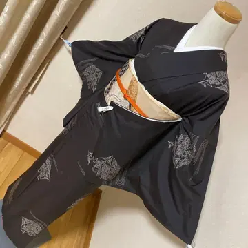 짙은 갈색에 범선이 멋스러운 오시마 명주