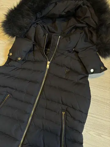 GUESS 블랙 다운 베스트 다운 자켓