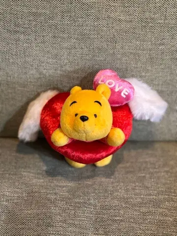 푸우와 하트 봉제 인형