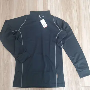 [택 포함 새상품] DESCENTE 긴팔 하프 지퍼 의류 블랙