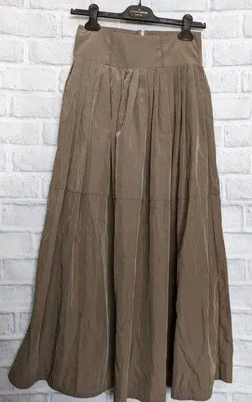 [12월에 판매 종료] 스피디 베이지 플레어 롱 스커트