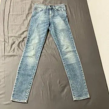 새상품급 EMPORIO ARMANI 스키니 데님