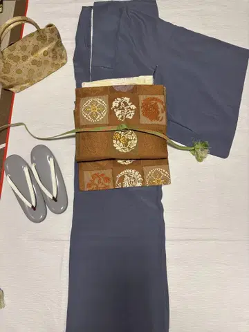 이중 이로무지 기모노, 하나의 누몬, 새상품급