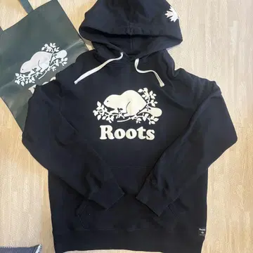 Roots 후드티 블랙