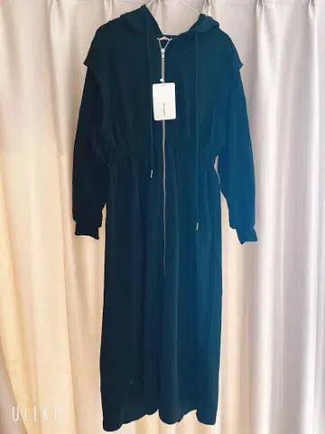 [ 미사용 새상품 ] [ 처분 가격 인하 ] 긴팔 후드 부착 롱 원피스