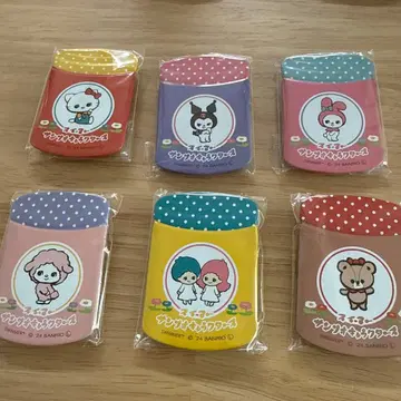 산리오 스위머 콜라보 캔뱃지 6개 세트
