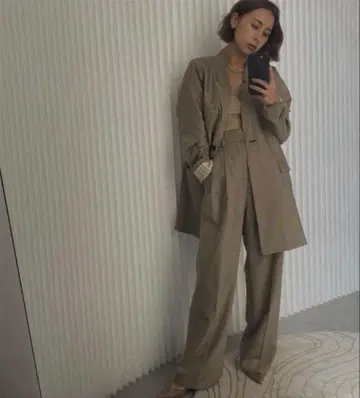 STRAIGHT-LEG PANTS
