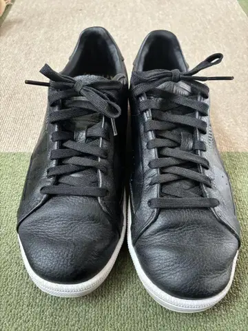 Puma 블랙 가죽 스니커즈