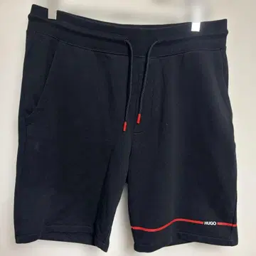 HUGO BOSS 블랙 숏팬츠
