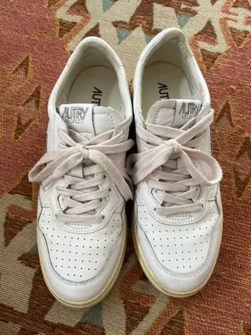 AUTRY MEDALIST LOW LEATHER AULWLL15