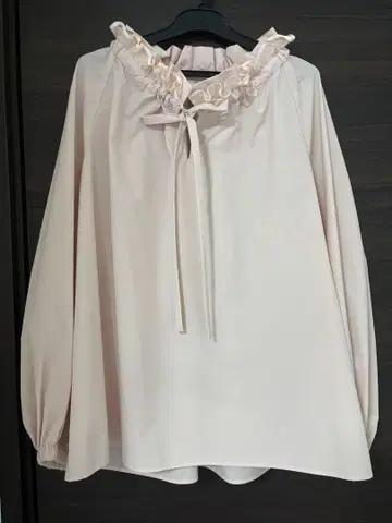 유나이티드 애로우즈 오간자 프릴 리본 블라우스