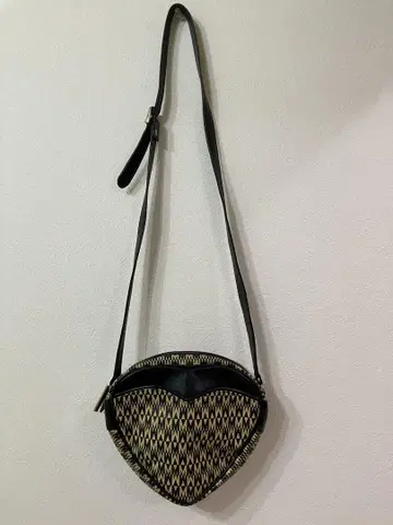 모스키노 하트형 숄더백