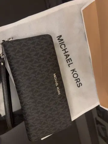 MICHAEL KORS 블랙 장지갑