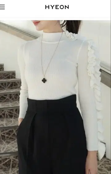 HYEON 프릴 니트 화이트