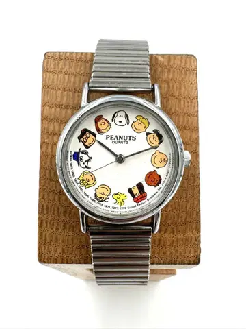 vintage CITIZEN VEGA PEANUTS 쿼츠 손목시계 m54