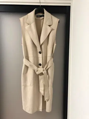 ZARA 베이지 베스트