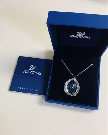 새상품급 스와로브스키 SWAROVSKI 큰 크리스탈 목걸이