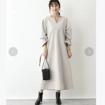 새상품급 아파트 바이 로리즈 롱 원피스 프론트 넥 슬리브 긴팔