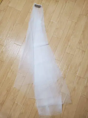 화이트 튤 웨딩 베일