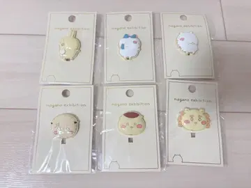 치이카와 메탈 브로치