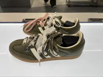 adidas 핑크 신발끈 한국 한정판
