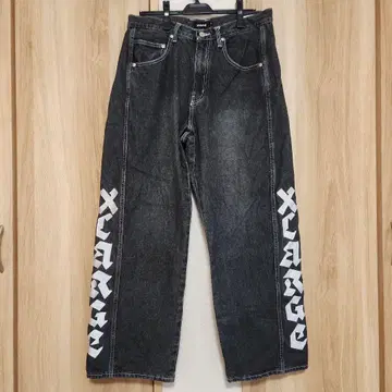 X-LARGE 34인치 자수 데님
