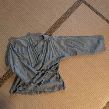 젠 선생님의 일상복 오크 쿨 블라우스 그레이