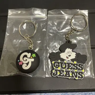 guessjeans verdy 키링