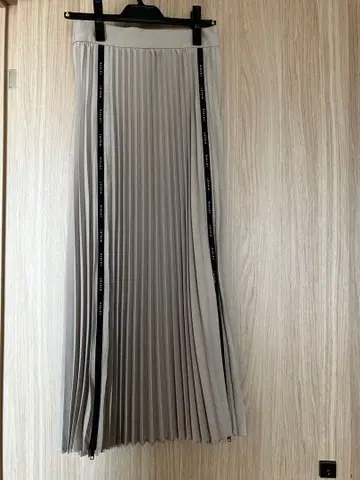 새상품급 리즈레이 플리츠 스커트 사이드 지퍼